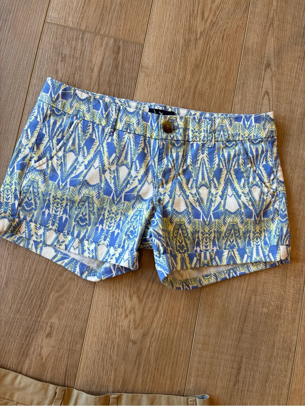 American Eagle Y2K Vintage low rise Shorts blue Patterned Cotton blend cuff 6